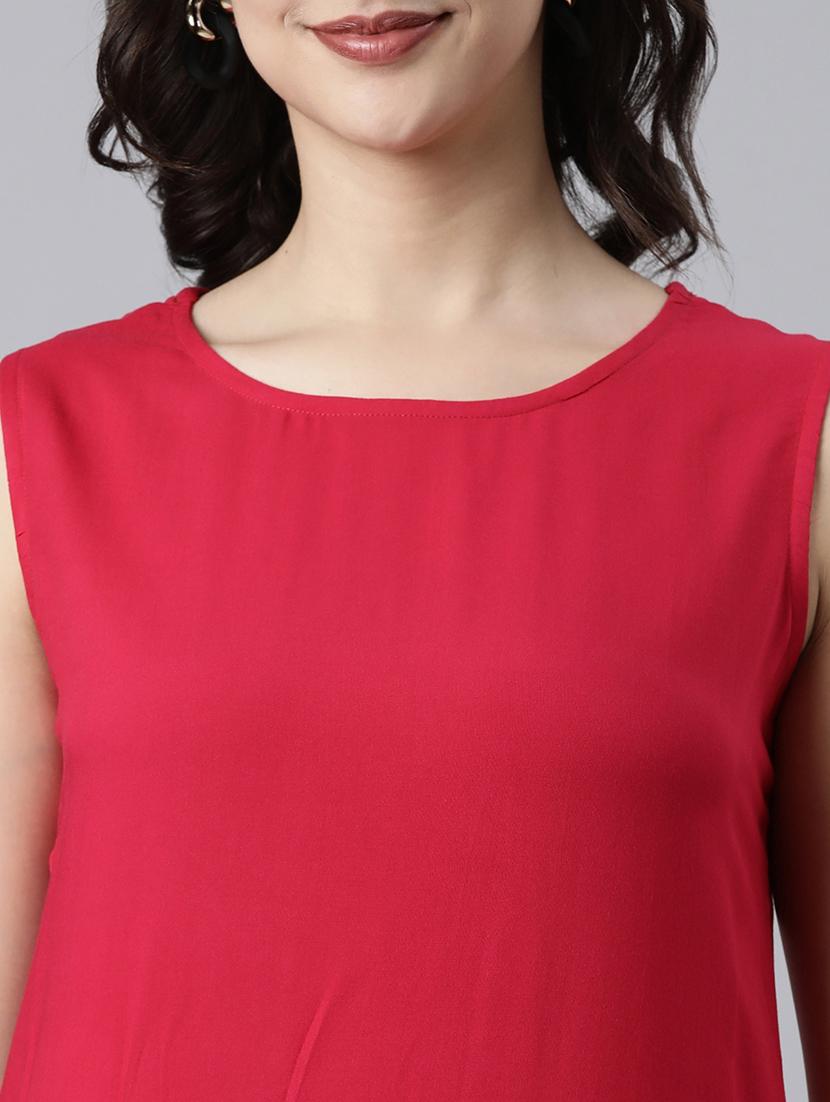 women red solid round neck straight kurta - 21682777 - Standard Image - 3