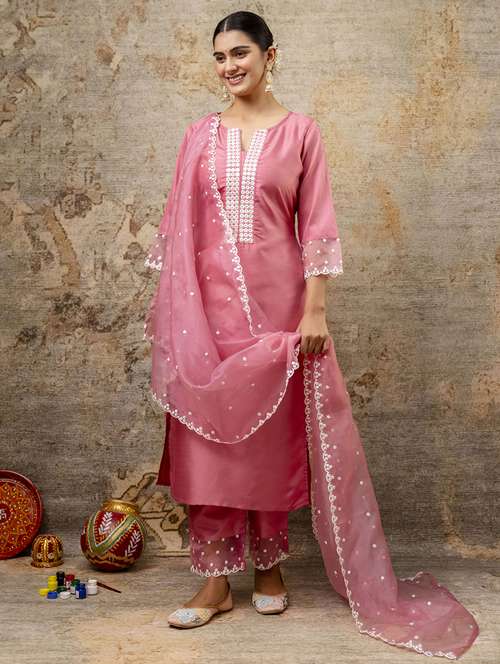 women three quarter sleeve kurta pant with dupatta set - 21684140 - Standard Image - 0