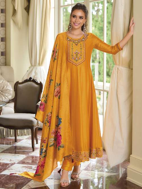 women three quarter sleeve kurta pant with dupatta set - 21684146 -  Standard Image - 0