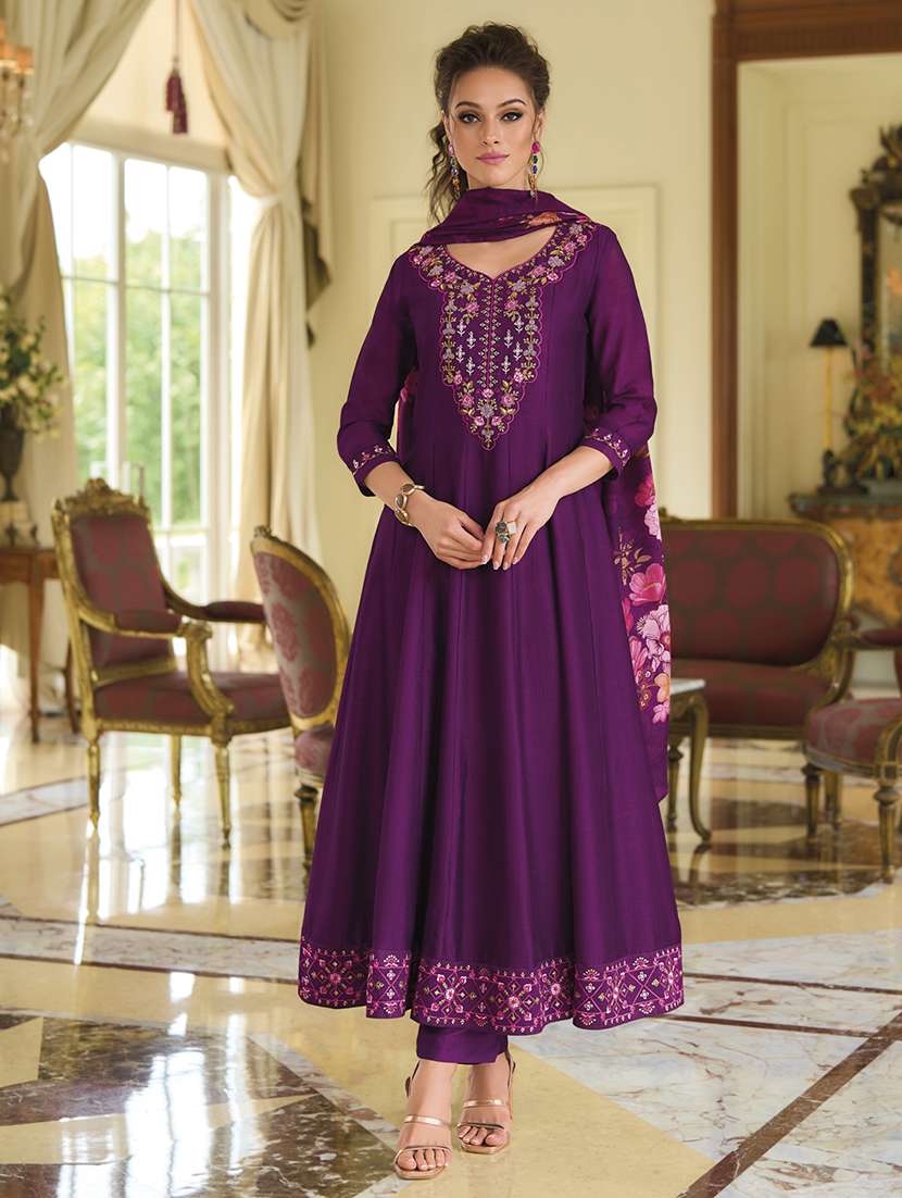 women three quarter sleeve kurta pant with dupatta set - 21684159 - Zoom Image - 0