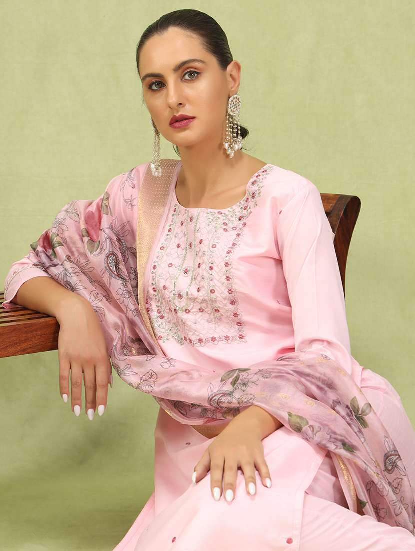 women three quarter sleeve kurta pant with dupatta set - 21684166 - Standard Image - 3
