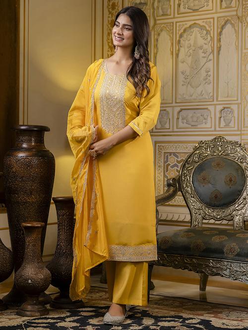 women three quarter sleeve kurta palazzo with dupatta set - 21684172 -  Standard Image - 0