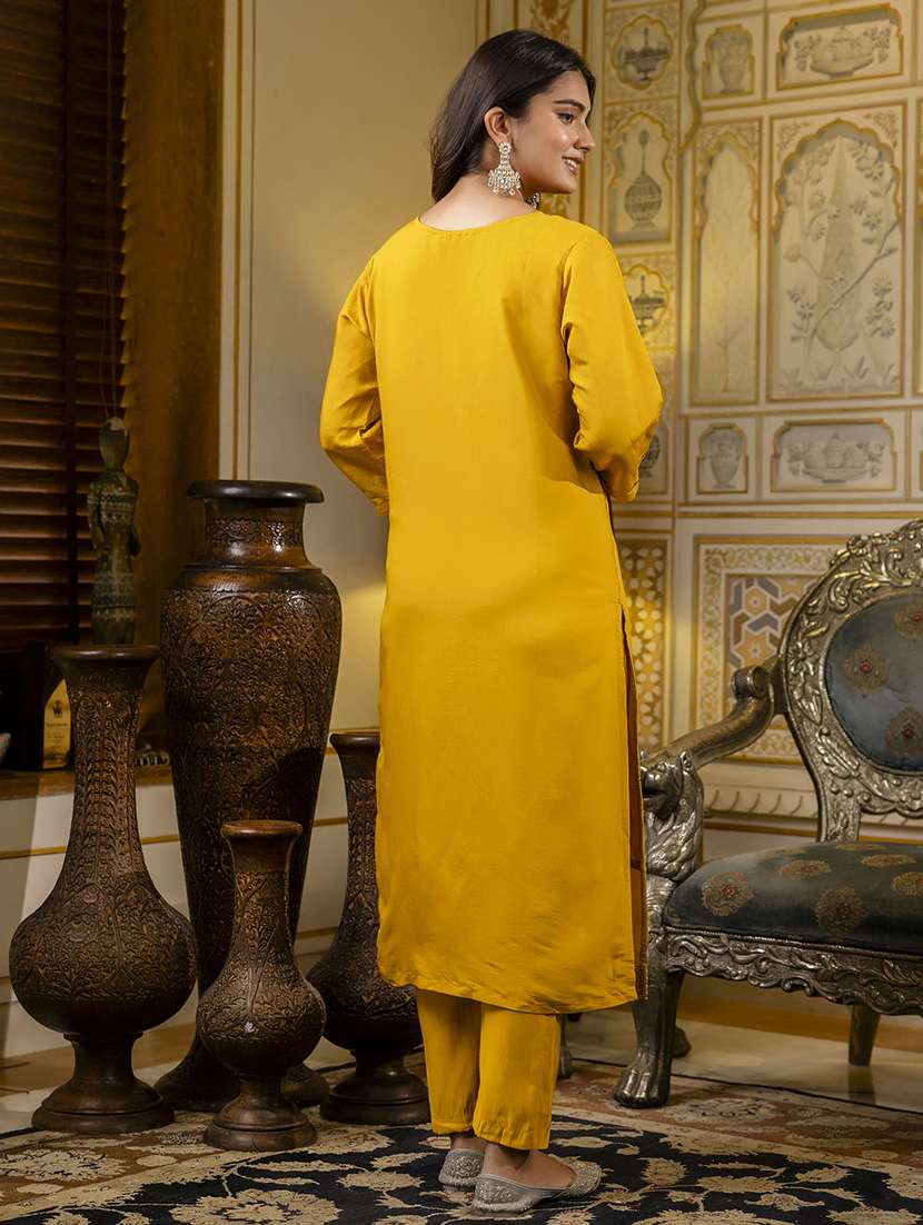 women three quarter sleeve kurta palazzo with dupatta set - 21684176 - Standard Image - 3