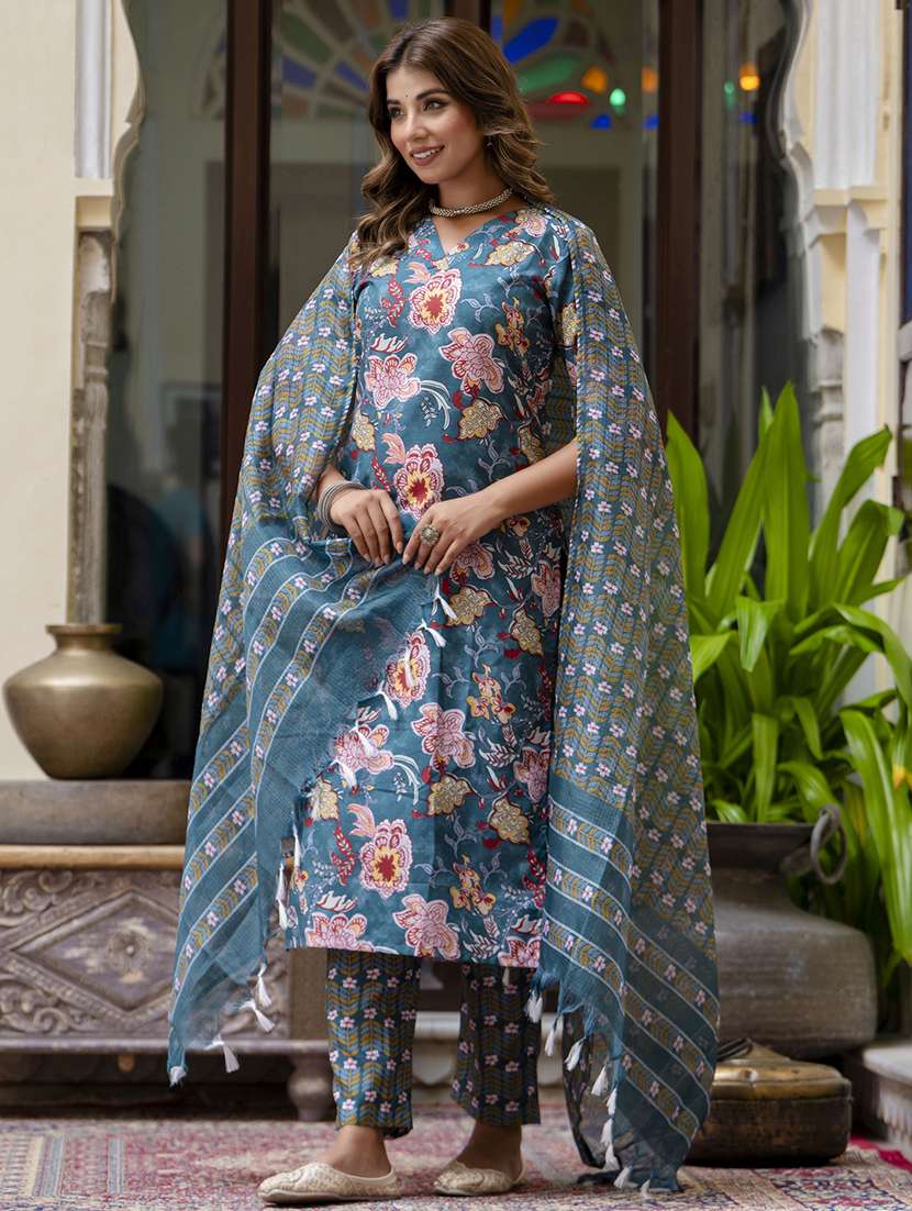 women three quarter sleeve kurta palazzo with dupatta set - 21684217 -  Standard Image - 3