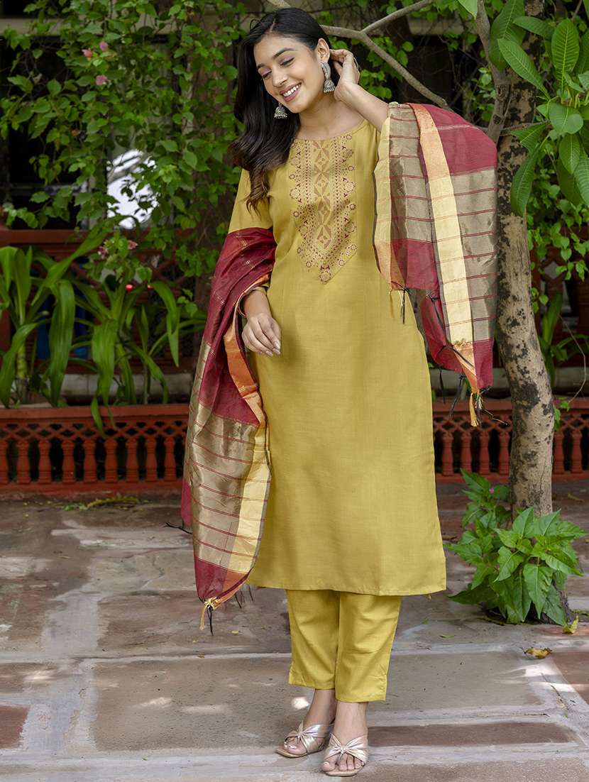 women three quarter sleeve suit set - 21684235 -  Standard Image - 3