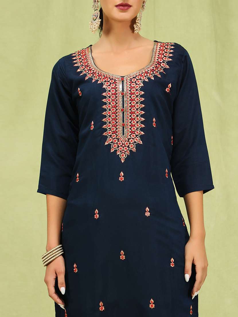 women three quarter sleeve kurta pant with dupatta set - 21684292 -  Standard Image - 3