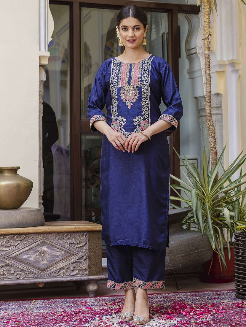women three quarter sleeve kurta pant with dupatta set - 21684358 - Standard Image - 3