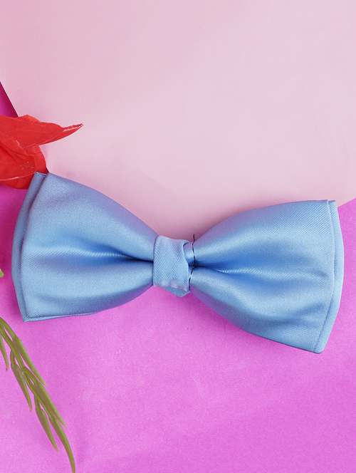 men self textured pre-tied bow  - 21685035 -  Standard Image - 0