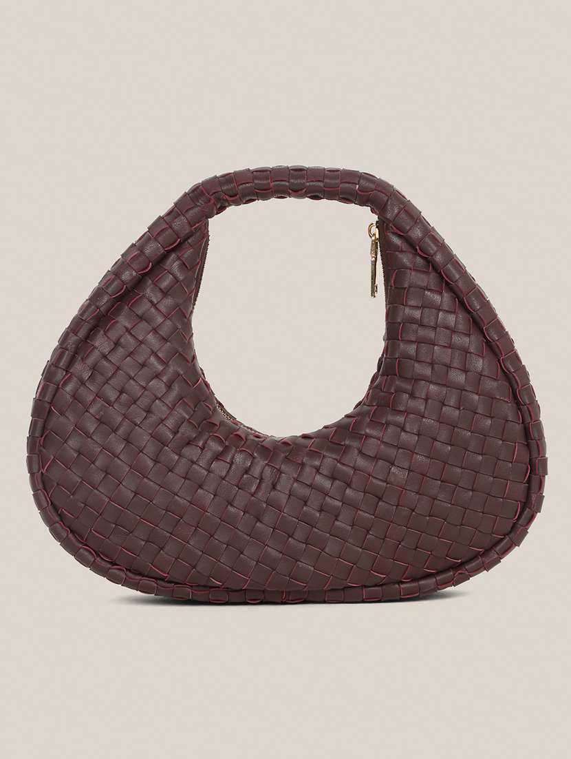 Women Textured Leather Handbag