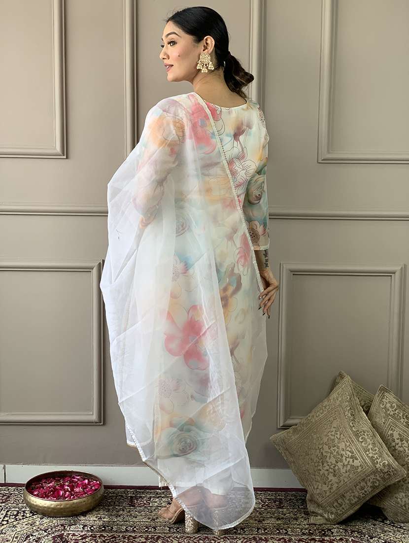 women three quarter sleeve kurta pant with dupatta set - 21685835 -  Standard Image - 3