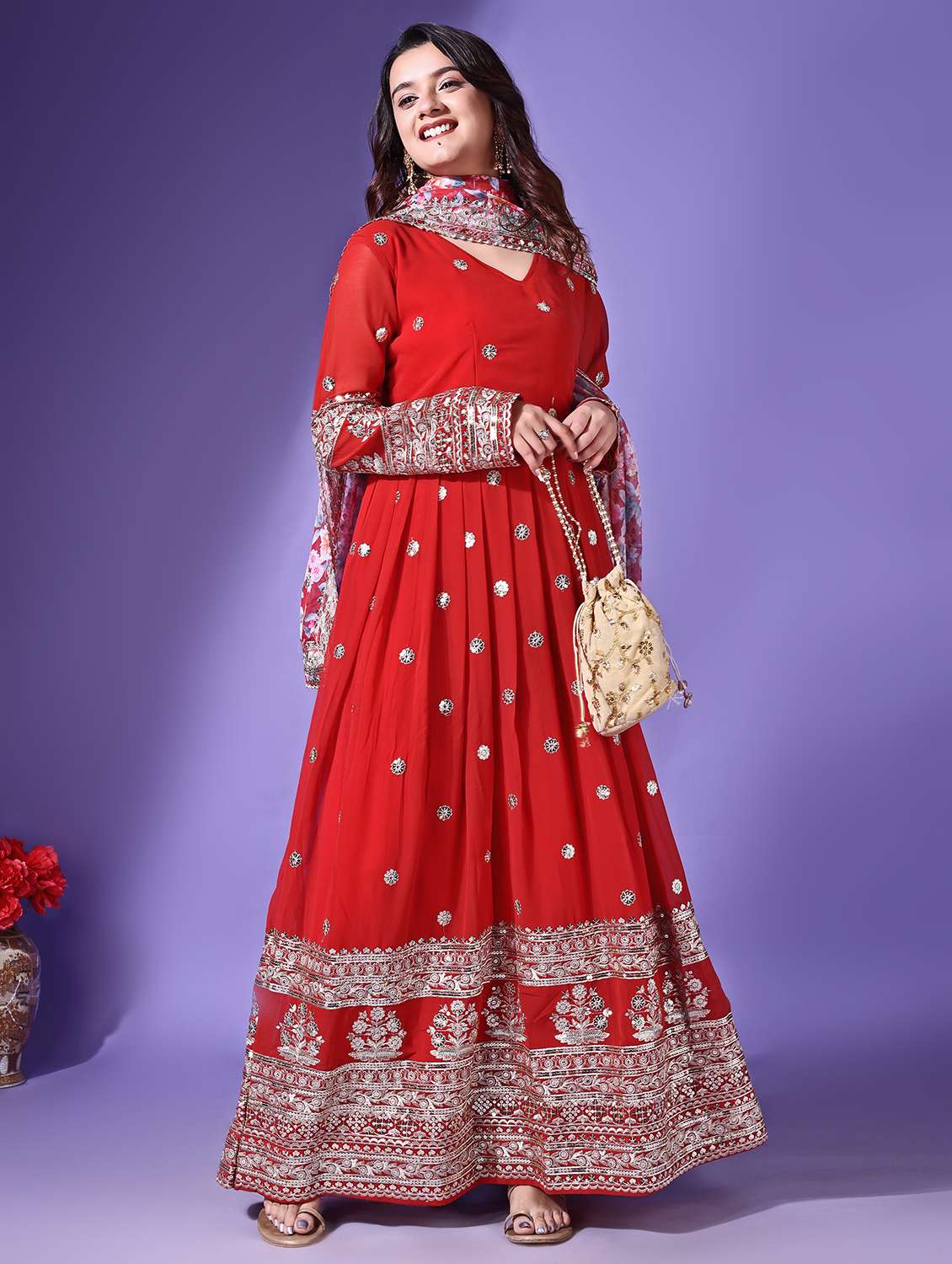 women embroidered red kurta dupatta set - 21685929 - Standard Image - 3