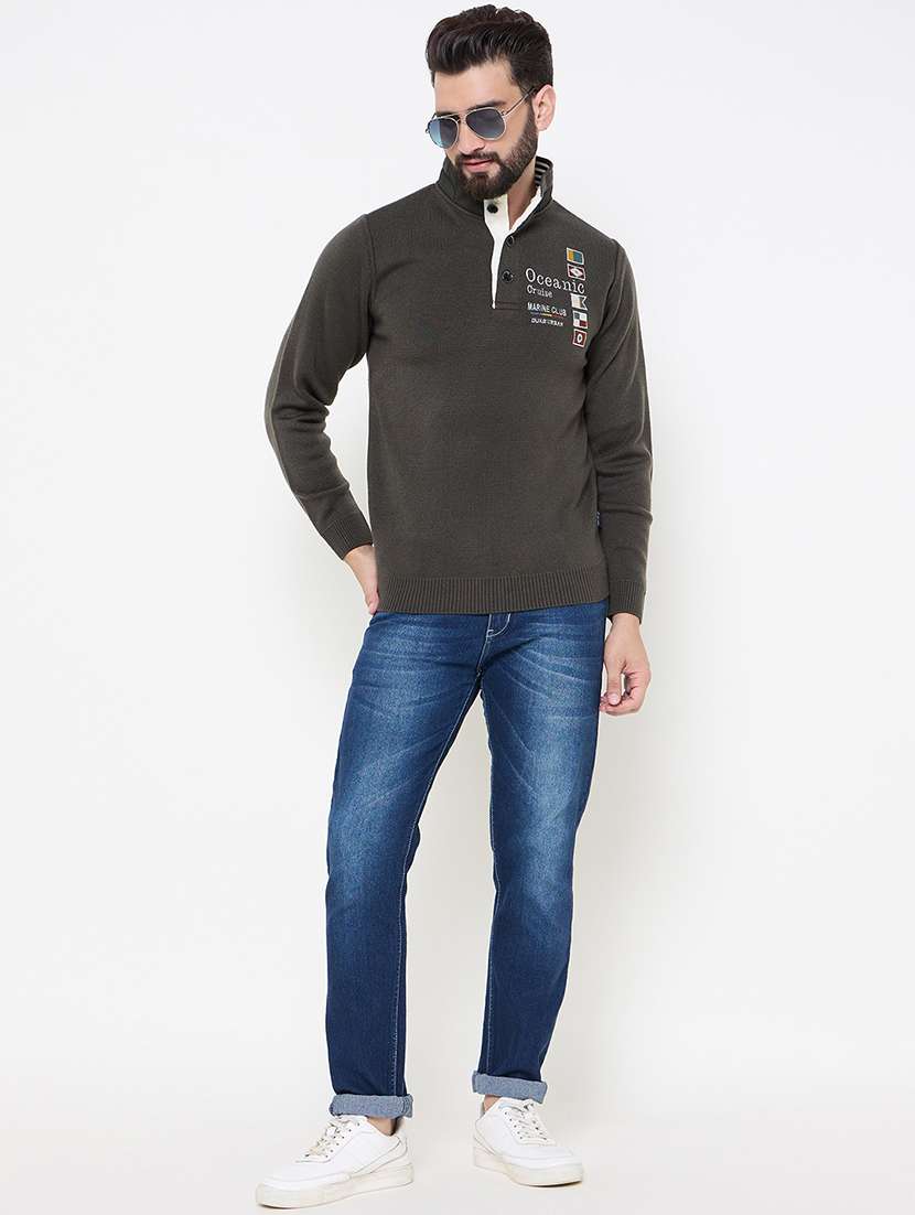 men long sleeves typographic pullover - 21686354 - Standard Image - 3