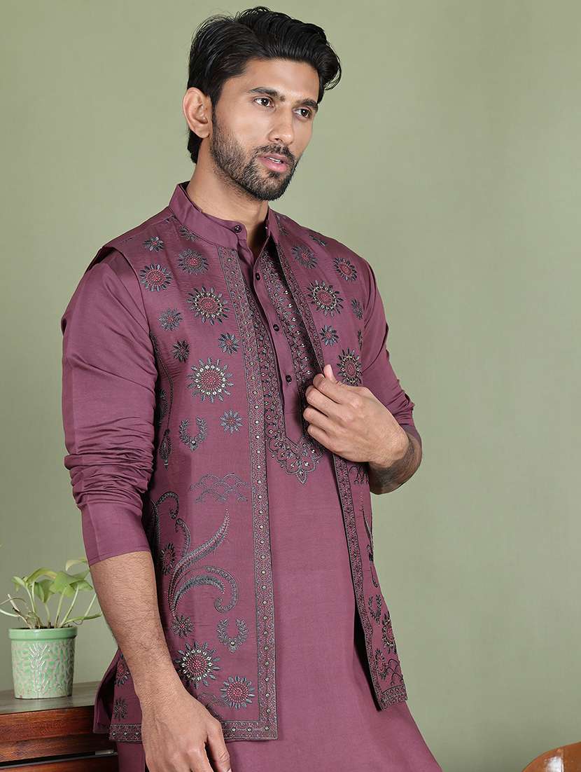 men embroidered kurta pyjama with jacket ethnic wear set - 21687091 - Standard Image - 3