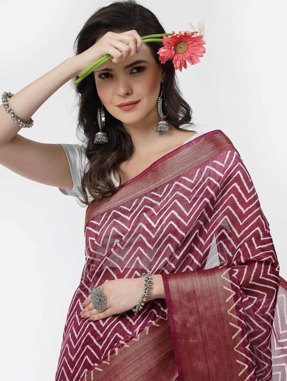 women printed casual wear saree with blouse - 21687133 -  Standard Image - 3