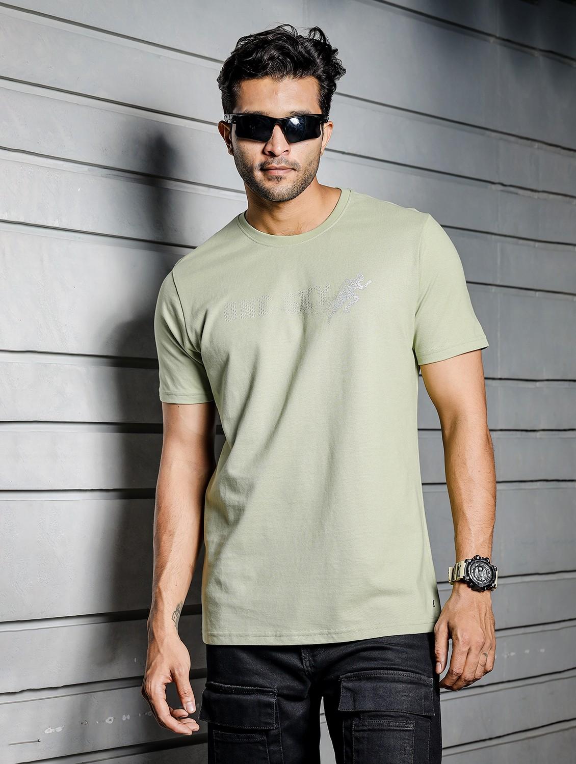 men round neck chest print t-shirt - 21687695 -  Zoom Image - 0