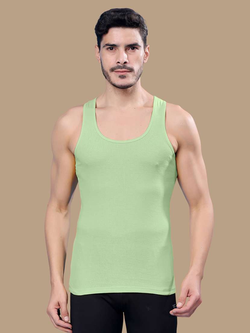 men scoop neck solid vest