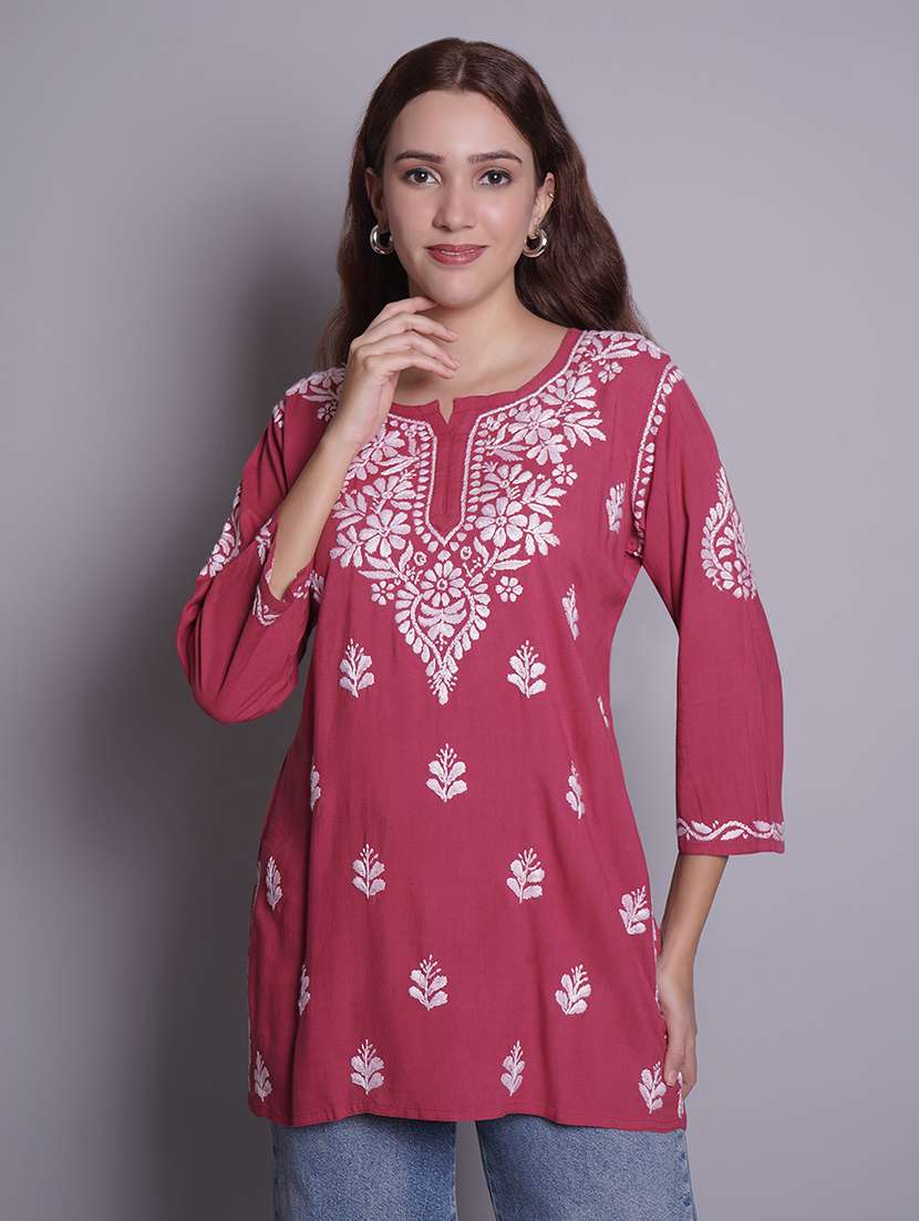women three quarter sleeve straight chikankari kurti - 21688768 - Zoom Image - 0