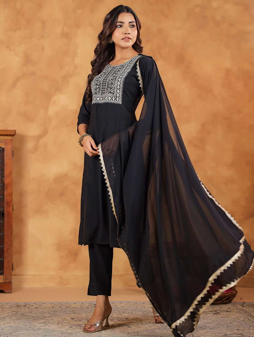 women three quarter sleeve kurta pant with dupatta set - 21688819 -  Standard Image - 3