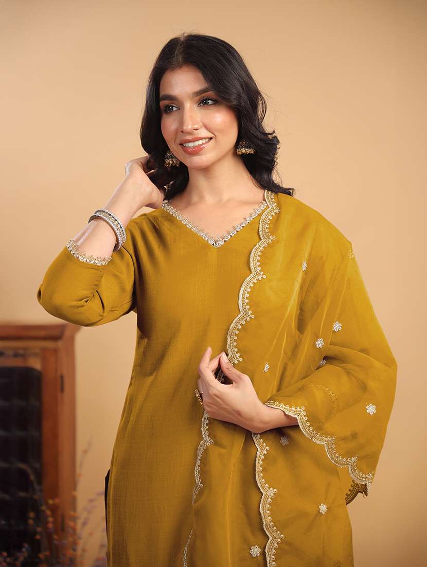 women three quarter sleeve kurta pant with dupatta set - 21688822 -  Standard Image - 5