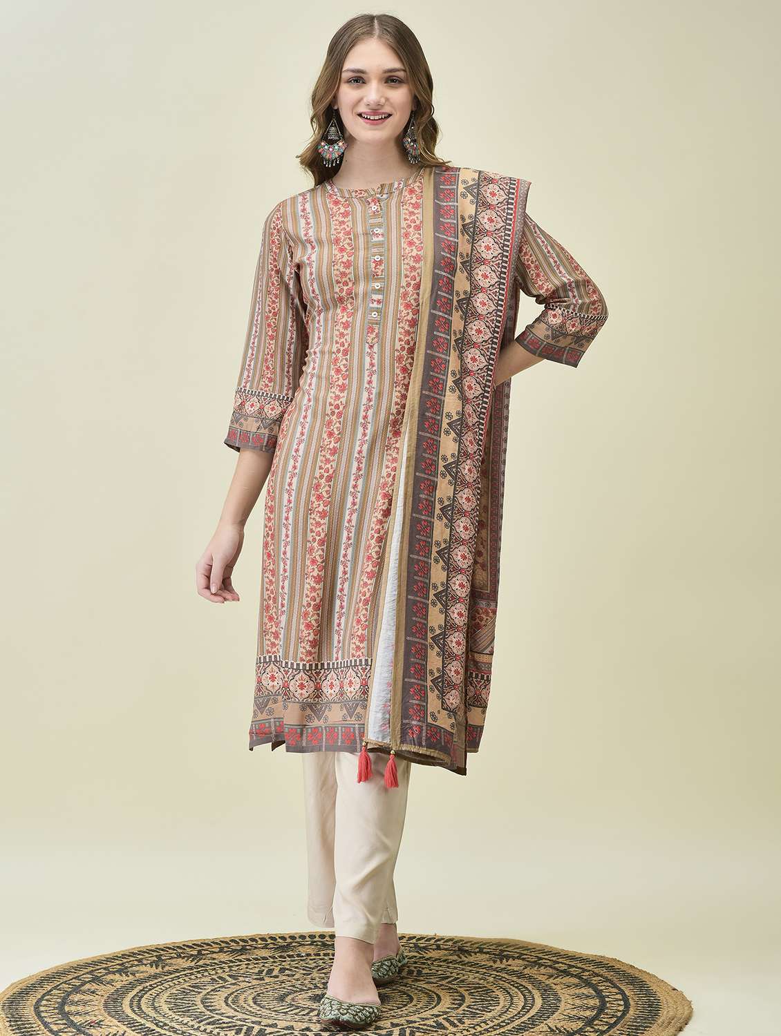 women lbeige three quarter sleeve kurta comfort pant dupatta