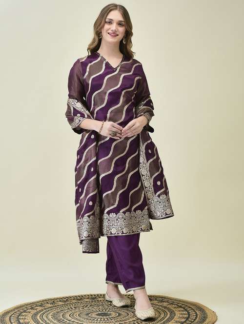 women three quarter sleeve kurta pant with dupatta set - 21689738 - Standard Image - 0