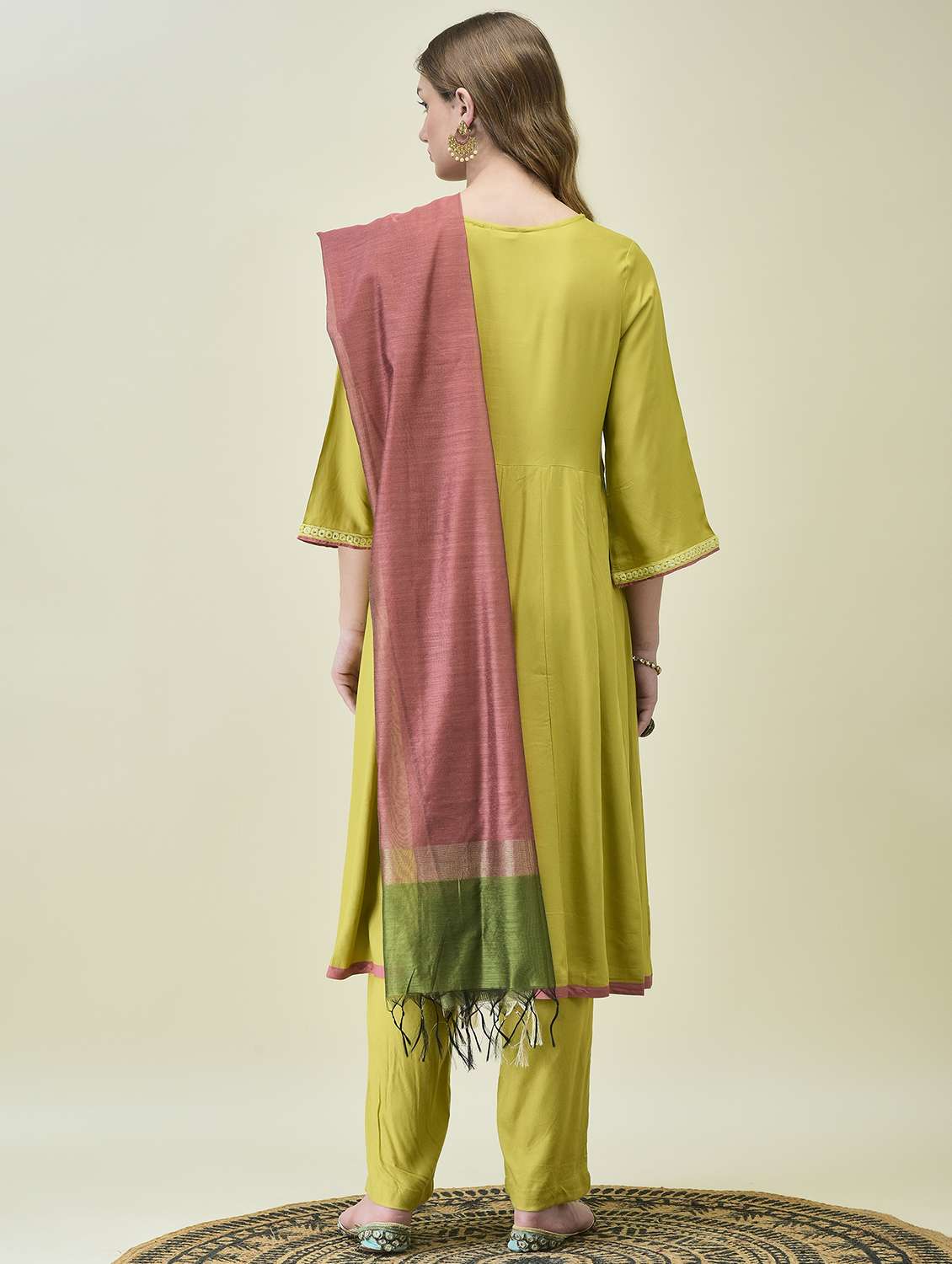 women three quarter sleeve kurta pant with dupatta set - 21689739 -  Standard Image - 3