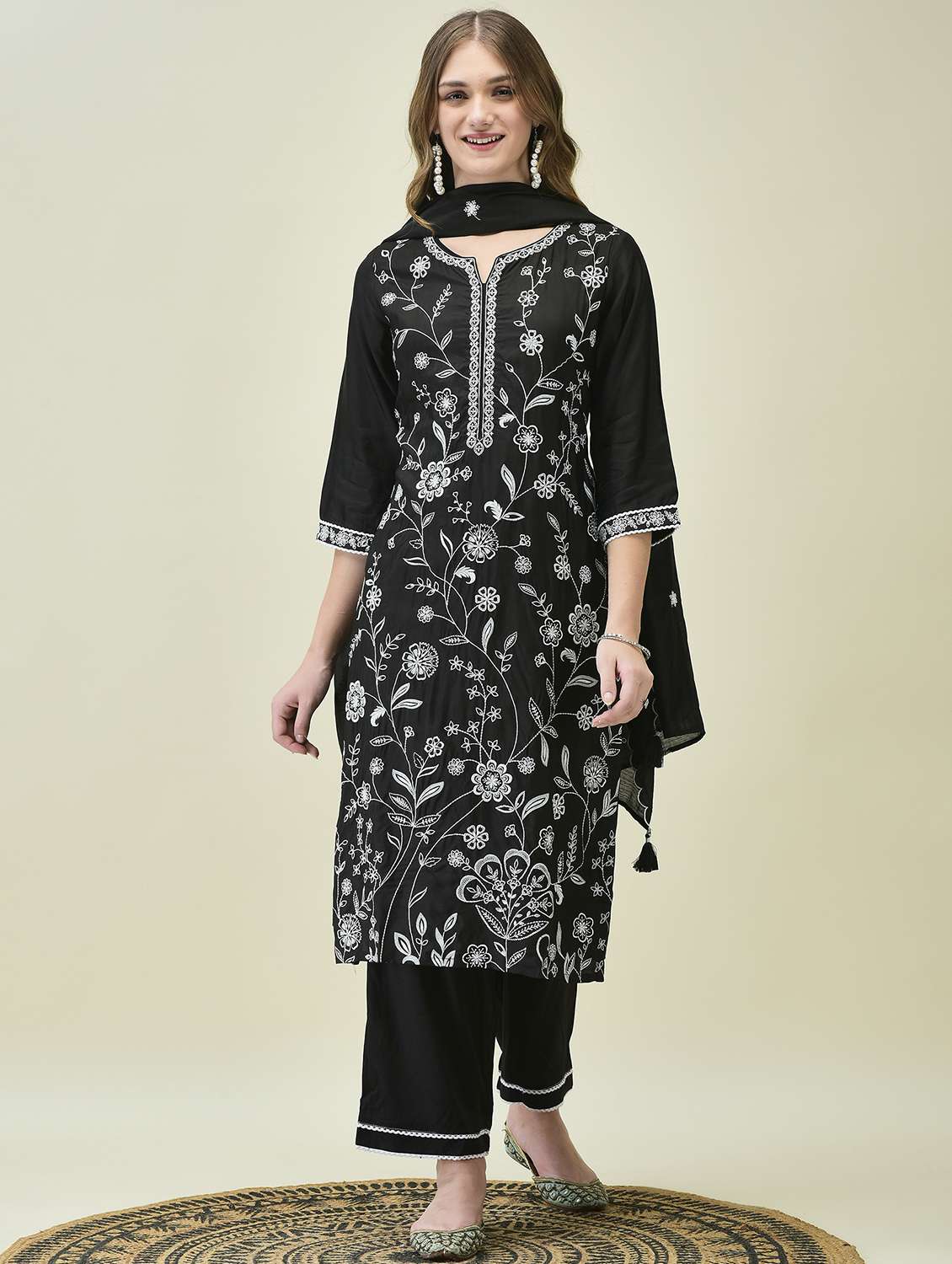 women three quarter sleeve kurta pant with dupatta set