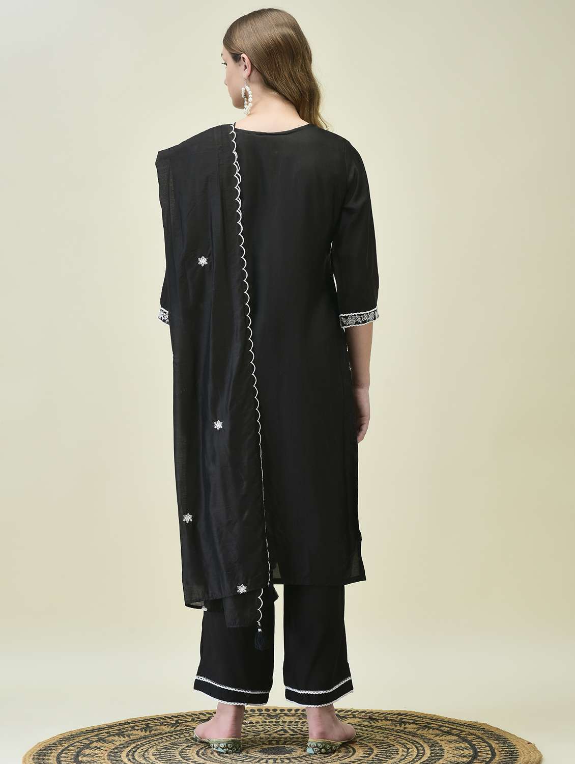 women three quarter sleeve kurta pant with dupatta set - 21689740 -  Standard Image - 3