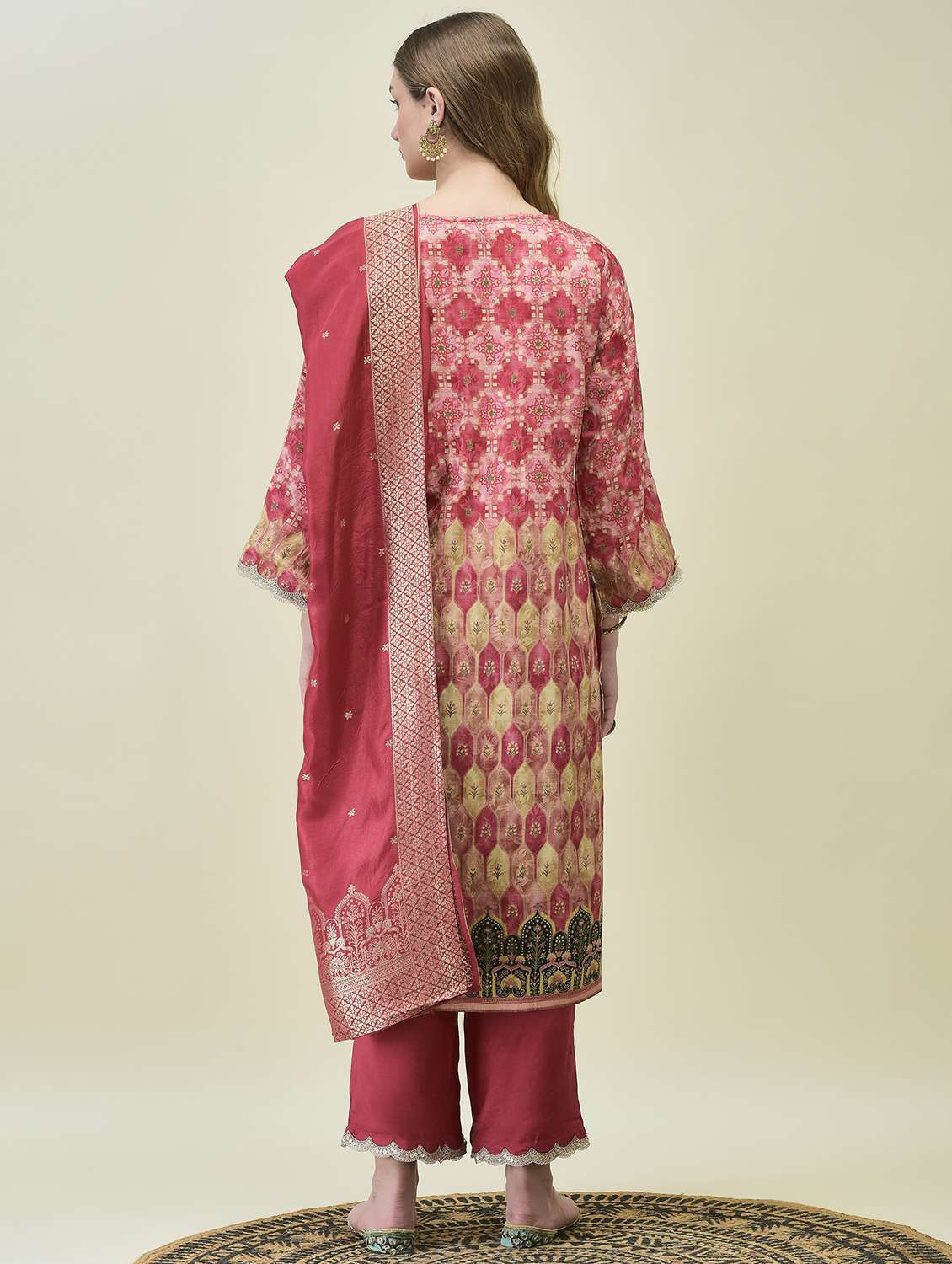 women pink long sleeve kurta pant with dupatta set - 21689746 - Standard Image - 3