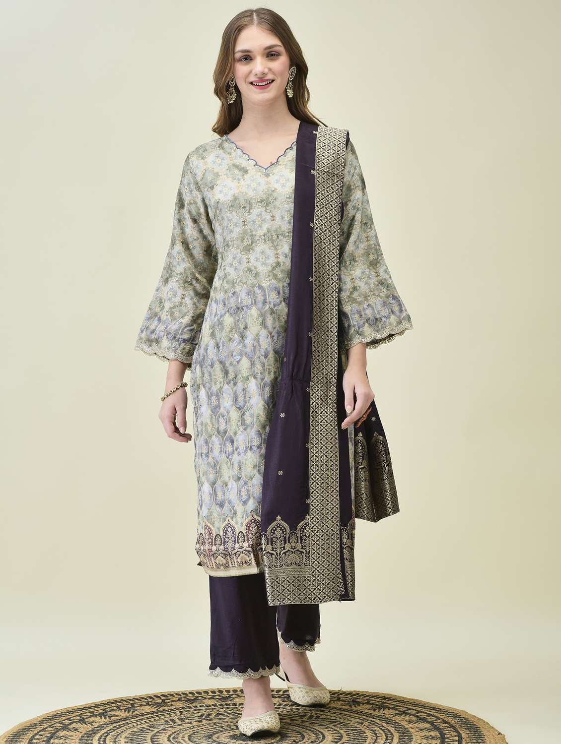 women grey long sleeve kurta pant with dupatta set - 21689747 - Zoom Image - 0