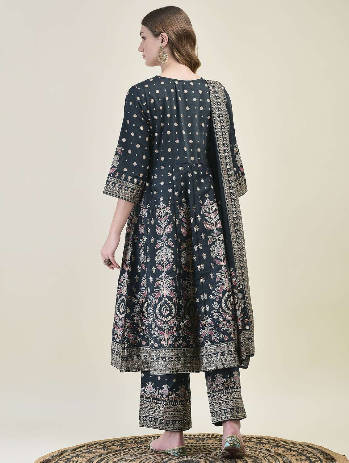 women three quarter sleeve kurta pant with dupatta set - 21689752 -  Standard Image - 3