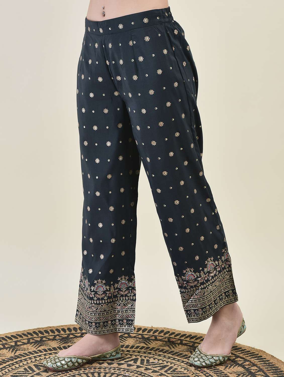 women three quarter sleeve kurta pant with dupatta set - 21689752 -  Standard Image - 5