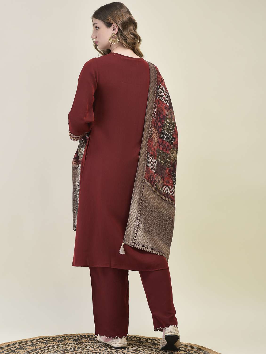 women three quarter sleeve kurta pant with dupatta set - 21689757 - Standard Image - 3