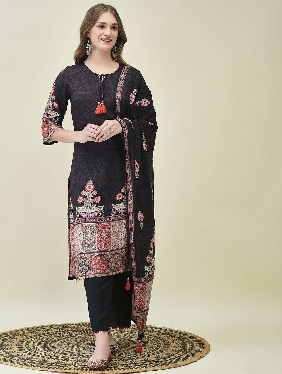 women three quarter sleeve kurta pant with dupatta set