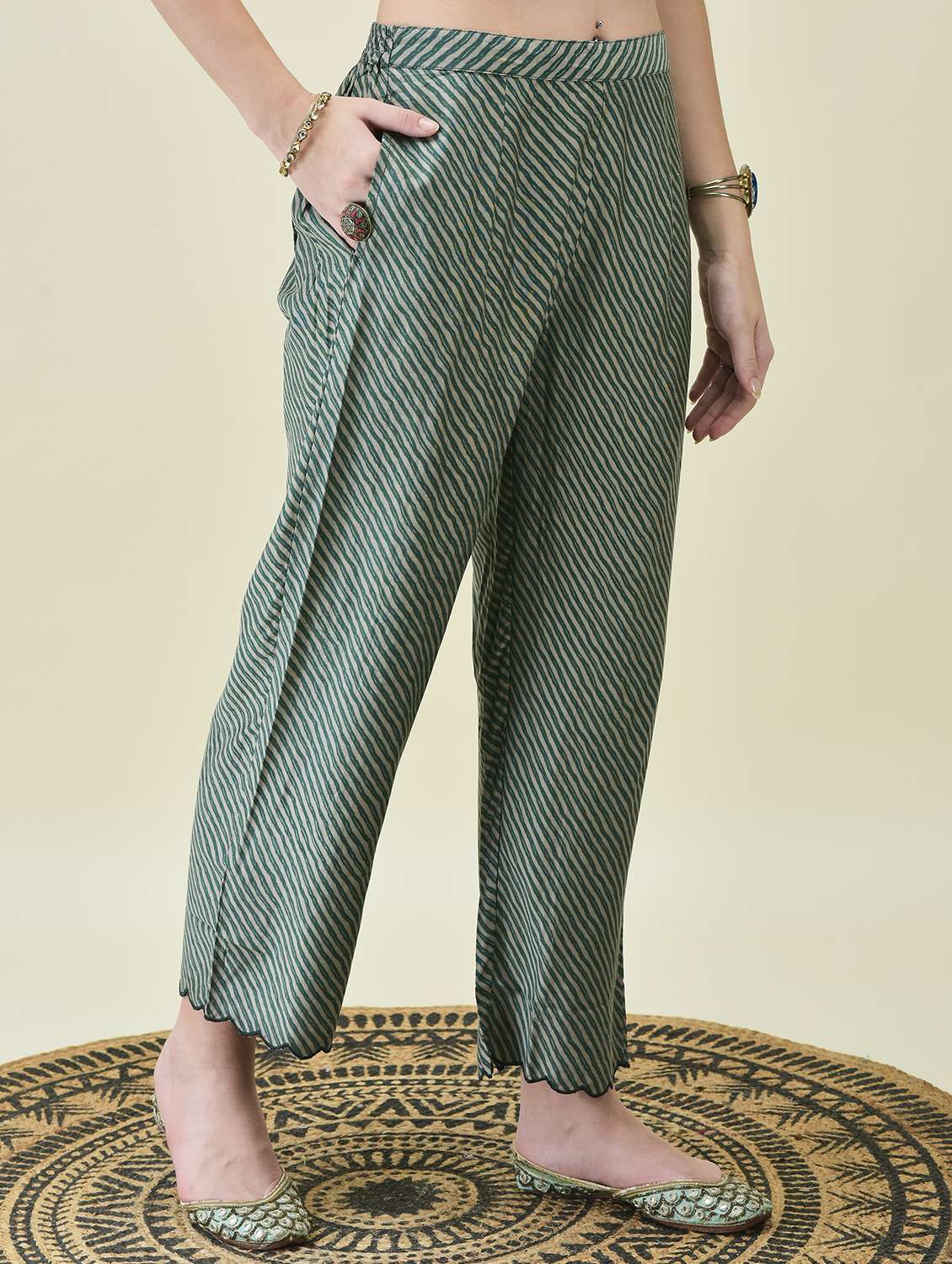 women three quarter sleeve kurta pant with dupatta set - 21689761 -  Standard Image - 5