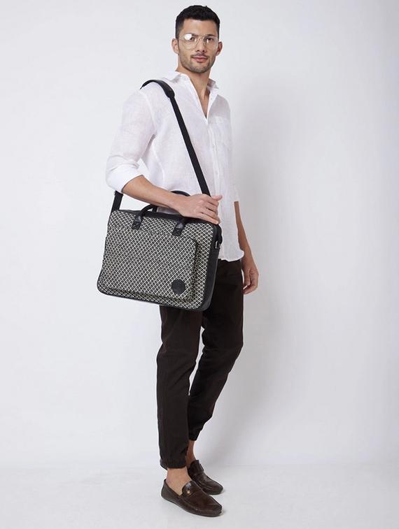men black printed adjustable strap laptopbag - 21689805 - Standard Image - 5
