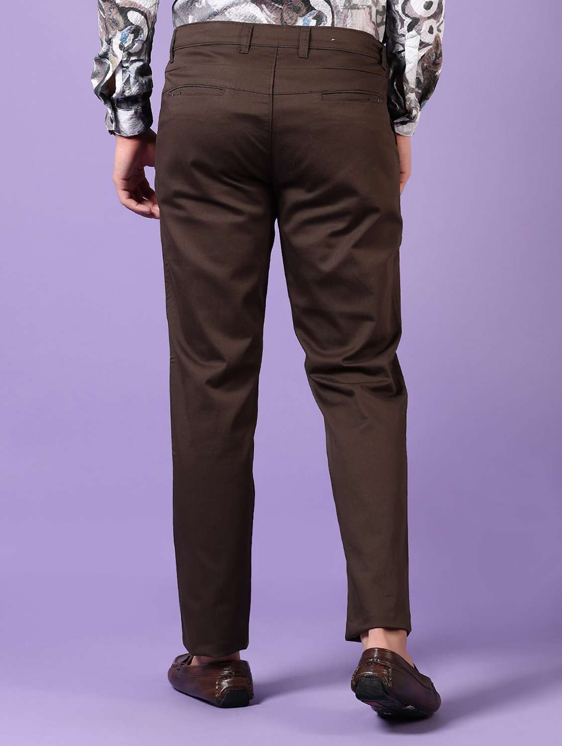 men solid mid rise regular fit chinos - 21690620 - Standard Image - 3