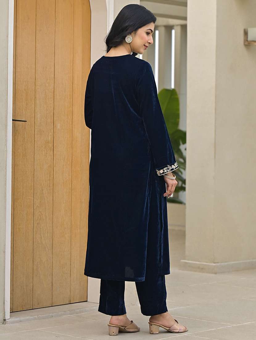 women long sleeve embroidered winter wear kurta pant with dupatta set - 21691033 -  Standard Image - 3