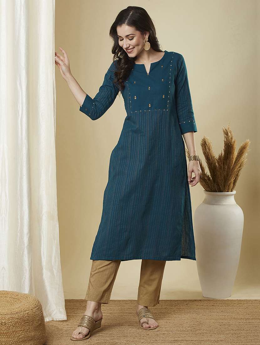women self design three quarter sleeve straight kurta