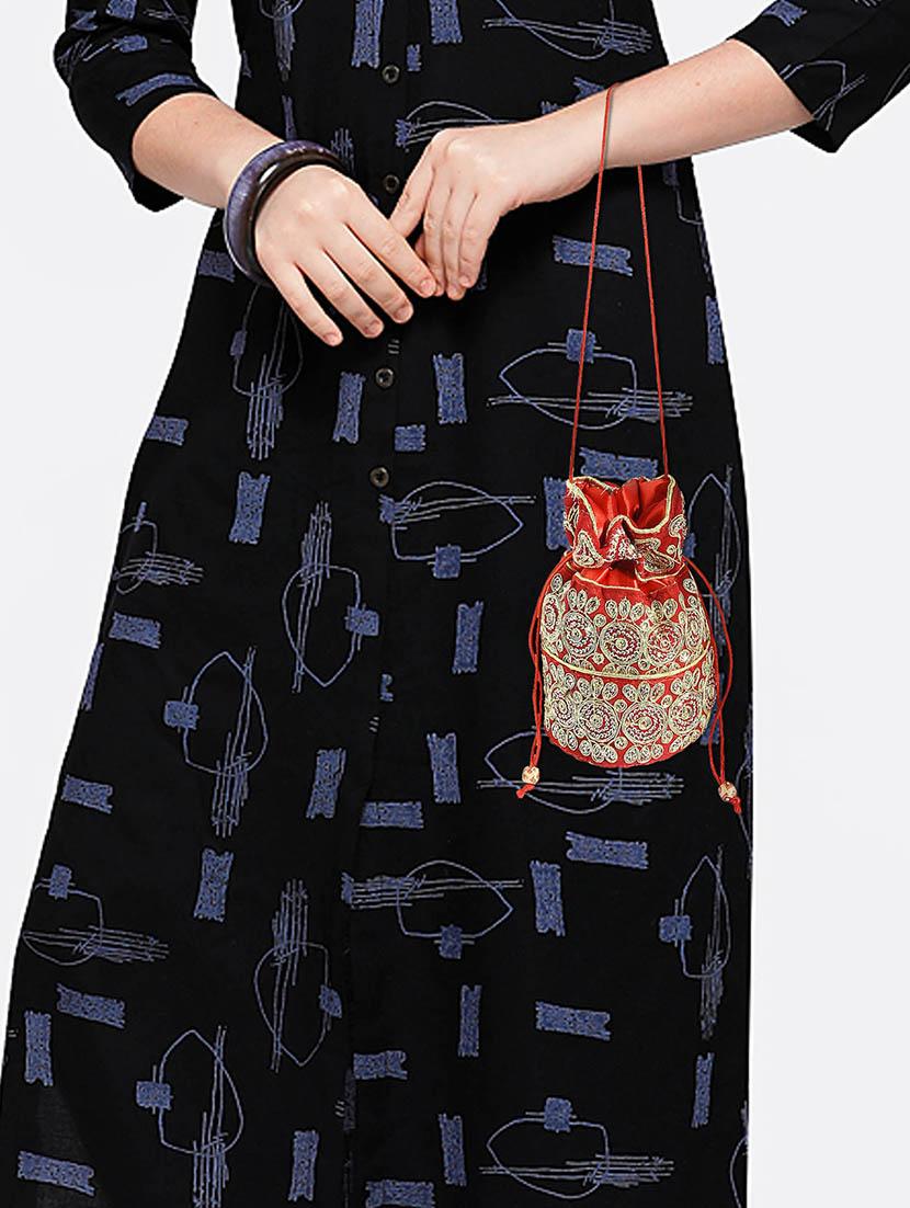 women red embroidered potli - 21692093 - Standard Image - 3