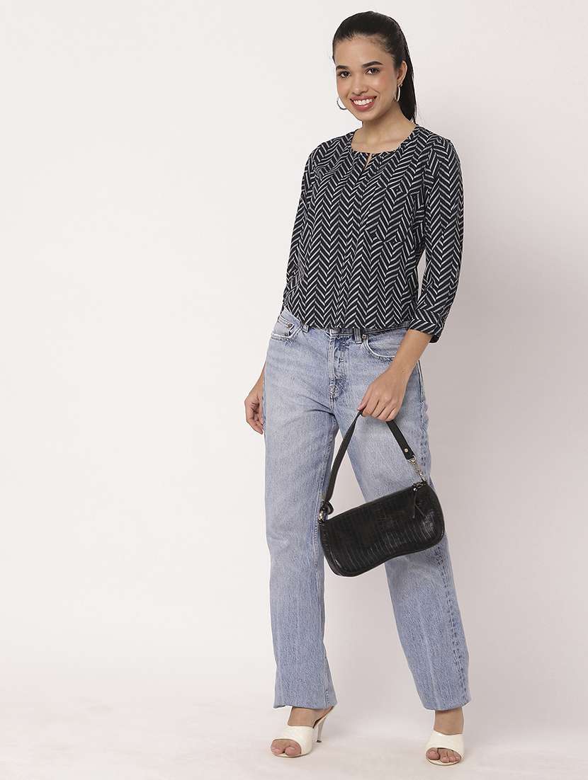 women geometric printed notch neck regular top - 21694664 - Standard Image - 5