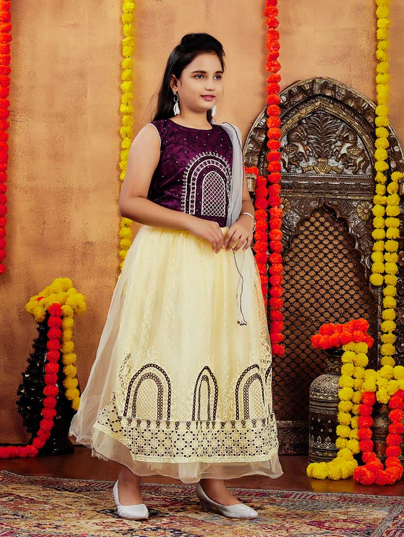 girls embroidered lehenga choli set with dupatta - 21694930 -  Standard Image - 3