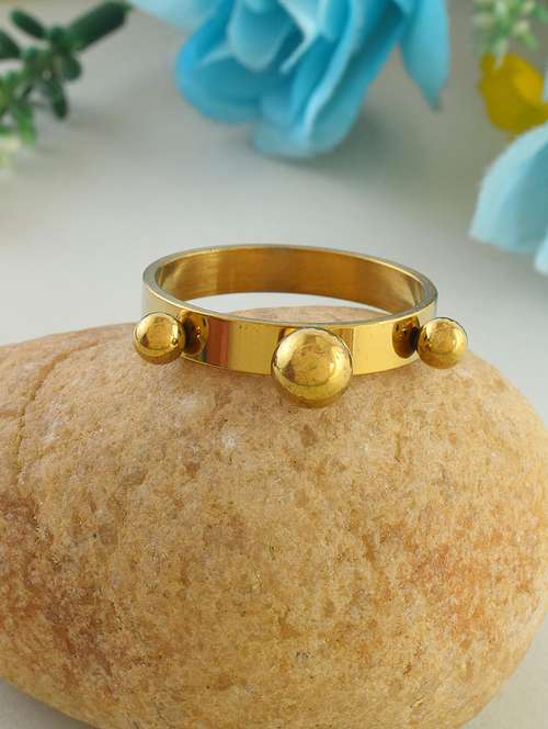 men gold plated finger ring - 21695277 - Standard Image - 0