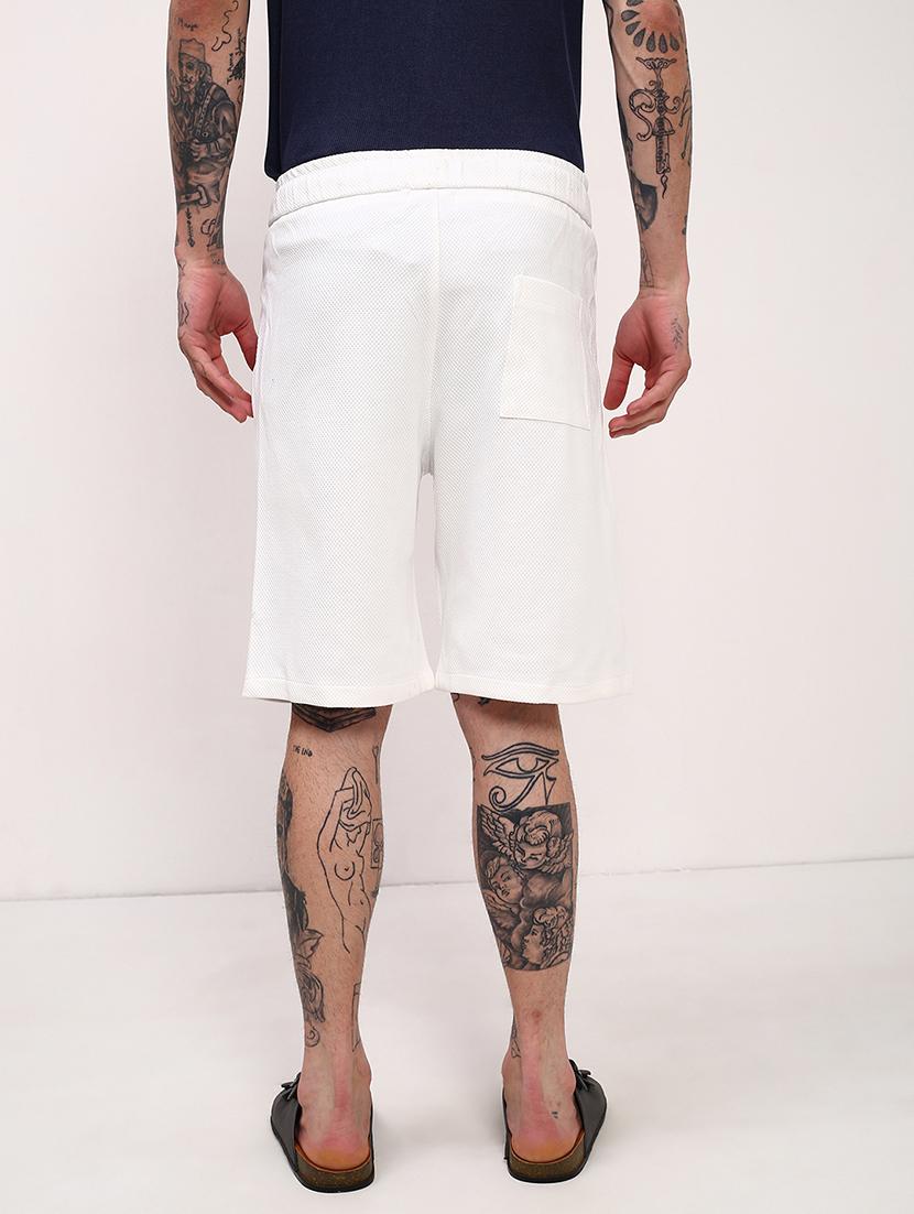 men solid mid rise regular fit shorts - 21696074 - Standard Image - 3