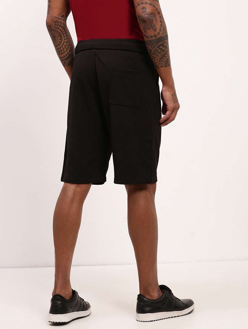 men solid mid rise regular fit shorts - 21696075 - Standard Image - 3