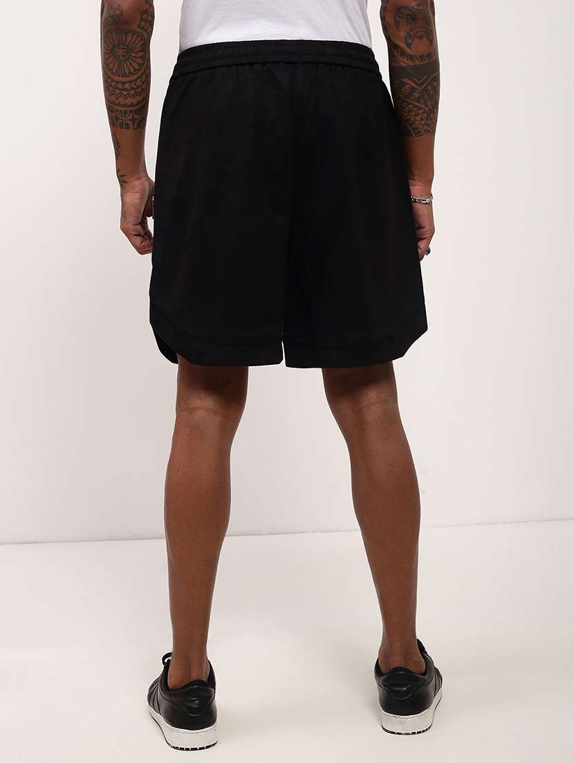 men solid mid rise regular fit shorts - 21696100 - Standard Image - 3