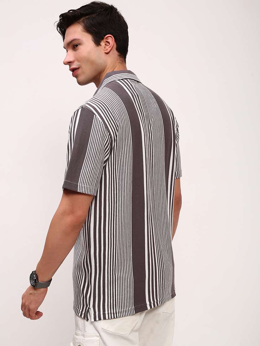 men striped short sleeves casual shirt - 21696314 -  Standard Image - 3