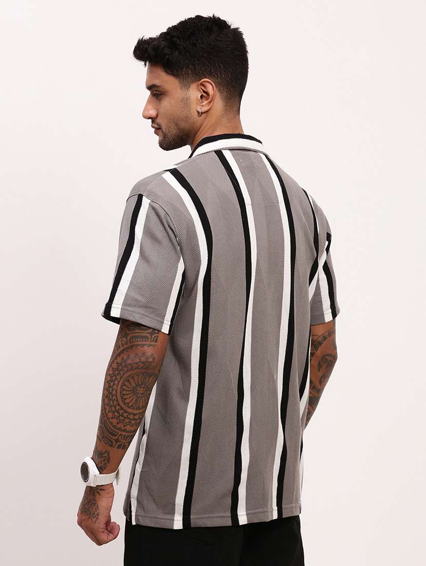 men striped short sleeves casual shirt - 21696321 -  Standard Image - 3