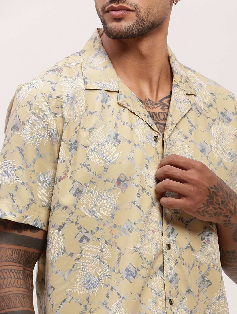 men abstract printed short sleeves casual shirt - 21696392 -  Standard Image - 5