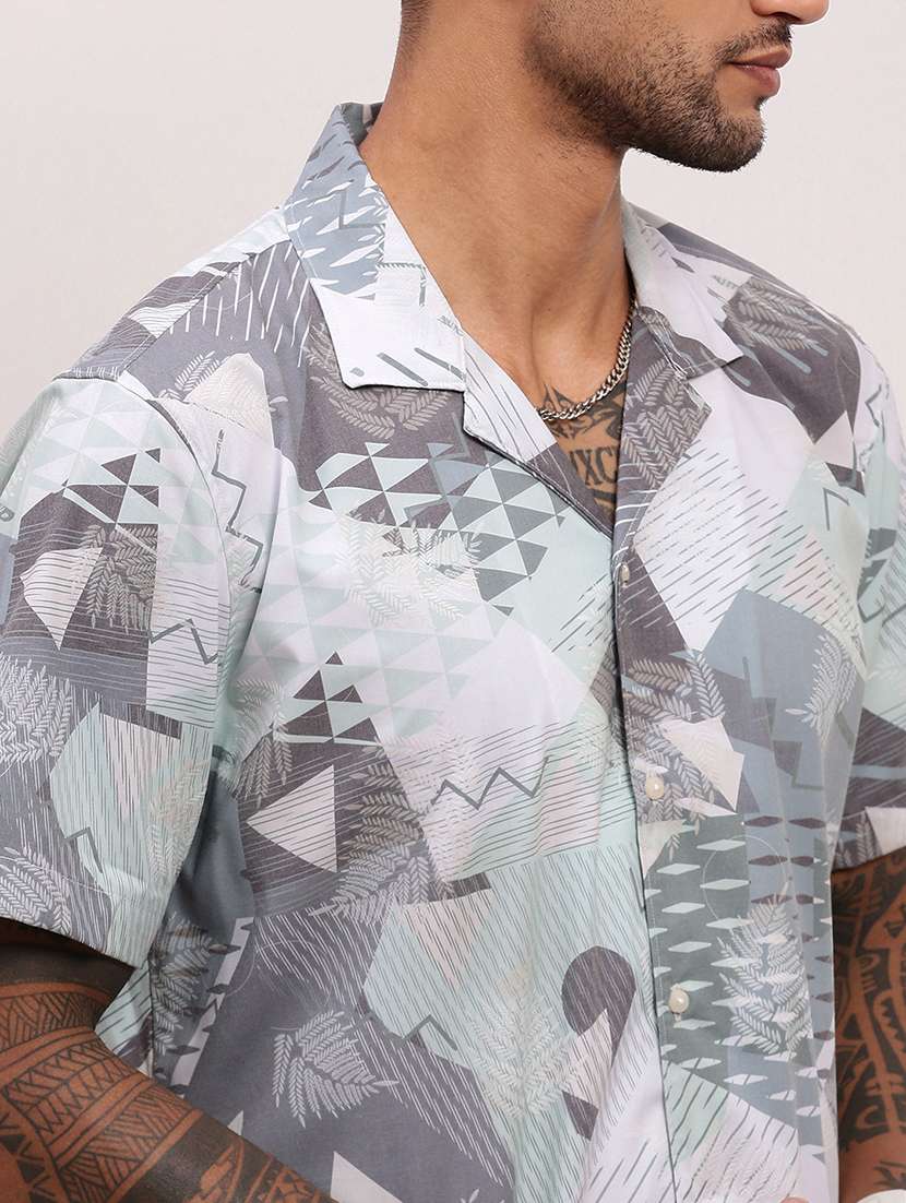 men abstract printed short sleeves casual shirt - 21696398 -  Standard Image - 5